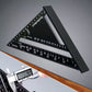 Regla triangular para carpintería